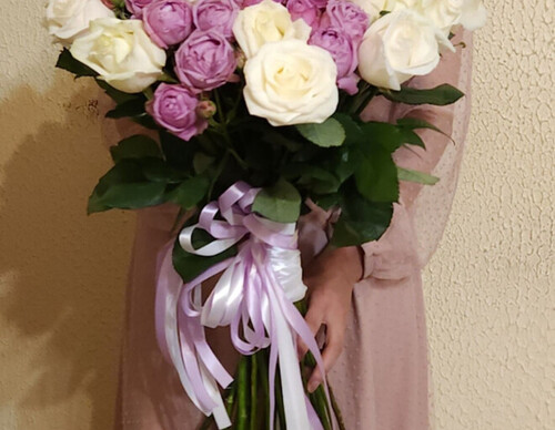 Փնջային վարդերով փունջ - տատիկին